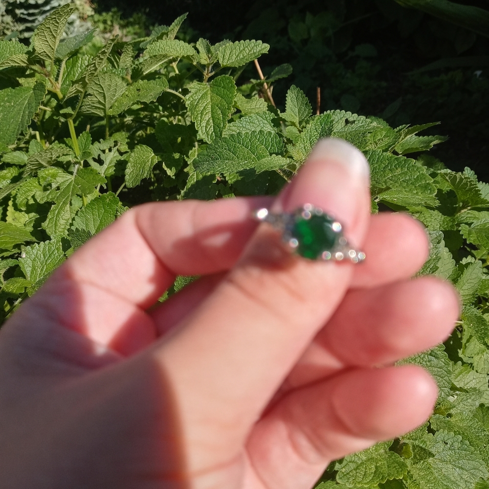 Ring - Picture 2 of 5